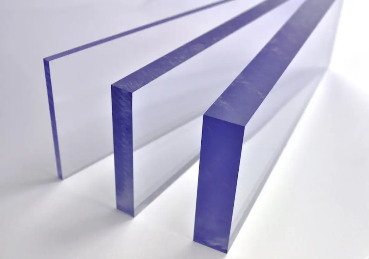 policarbonato de calidad certificada con protección UV por coextrusión